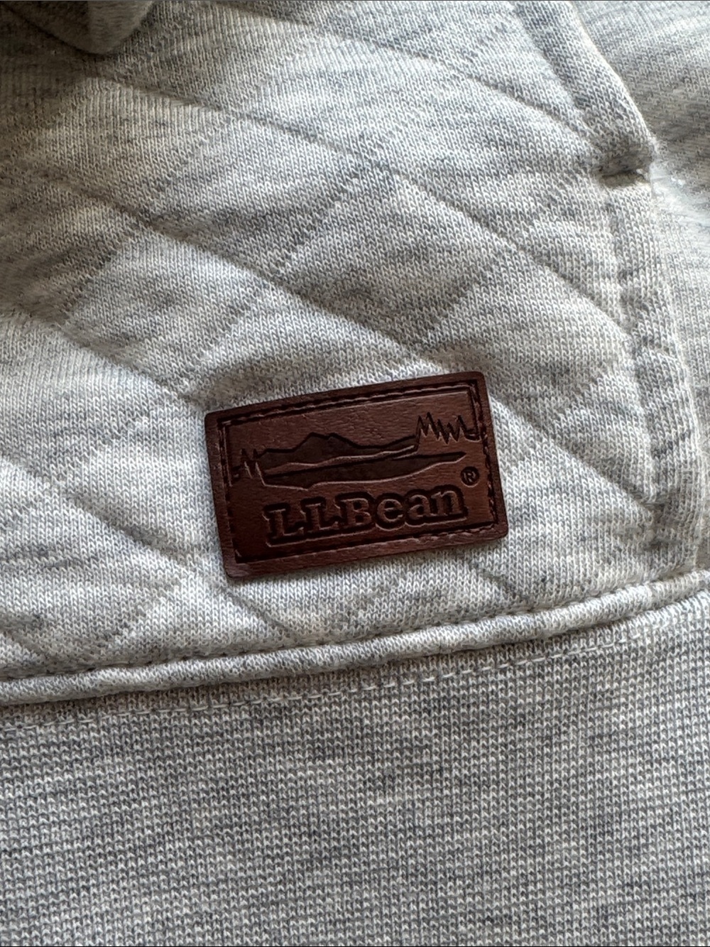 L.L. Bean Light Gray Quilted full zip sweatshirt, size medium - Picture 4 of 12